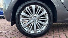 Peugeot 208 1.2 PureTech 82 Signature 5dr [Start Stop] Petrol Hatchback